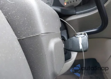 2006 Chrysler Town & Country из США, поврежденный, VIN 1A4GP45RX6B521159